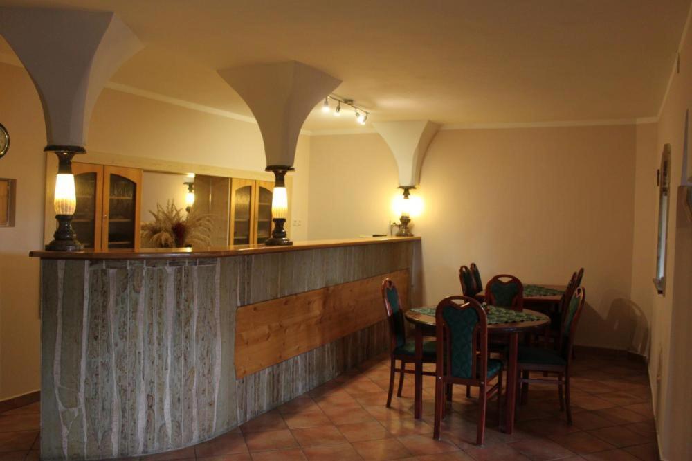 Zlaty Lev Hotel Svitavy Kültér fotó