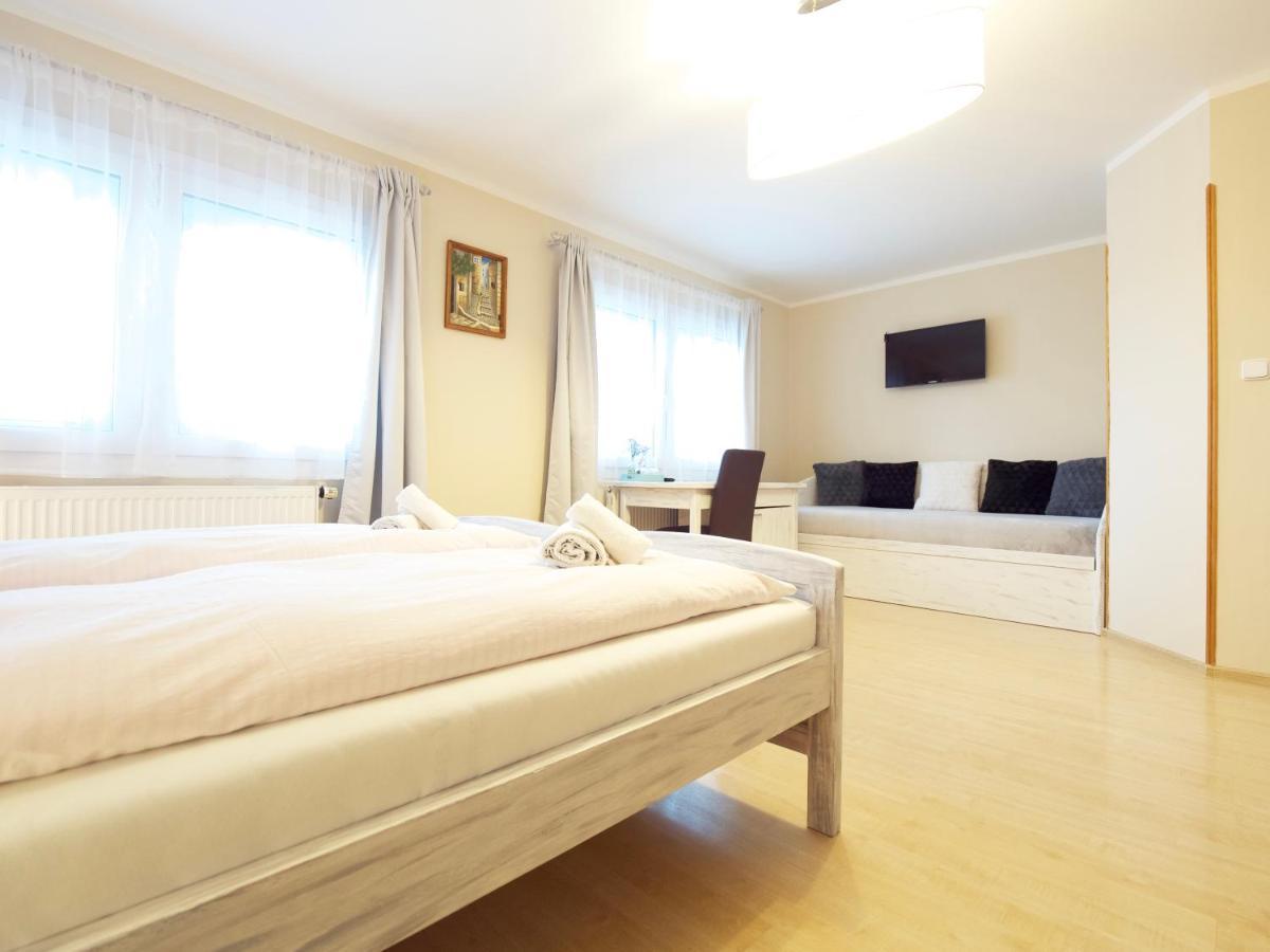 Zlaty Lev Hotel Svitavy Kültér fotó