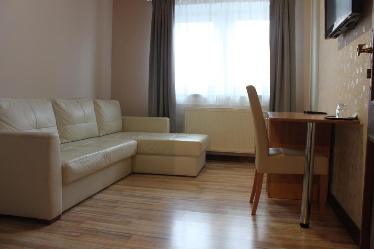 Zlaty Lev Hotel Svitavy Kültér fotó