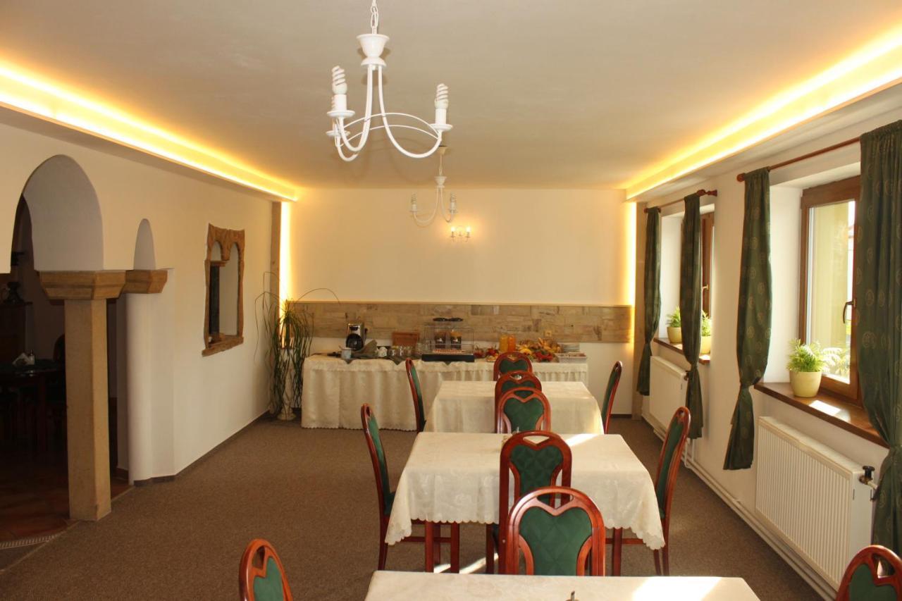 Zlaty Lev Hotel Svitavy Kültér fotó